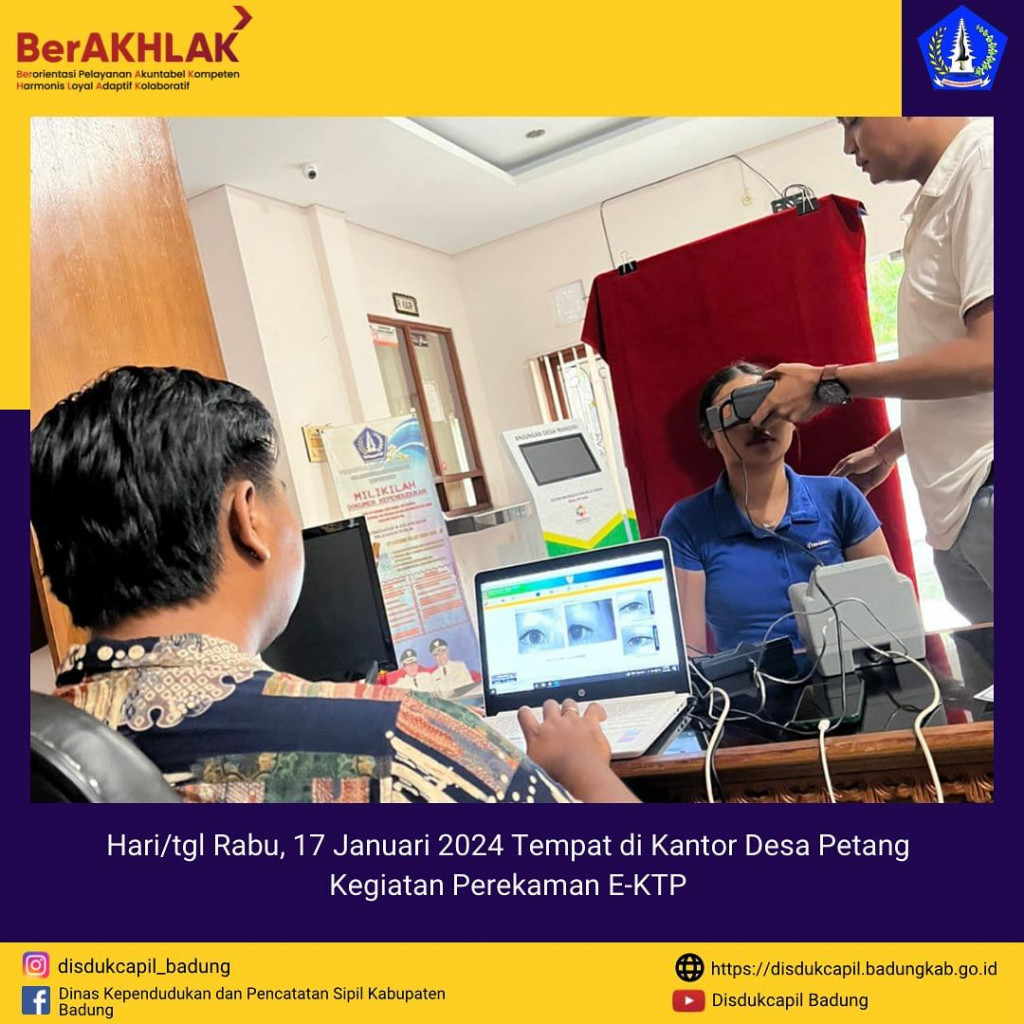 Tim Go Laying Adminduk Melaksanakan Jemput Bola Perekaman E-KTP di Kantor Desa Petang